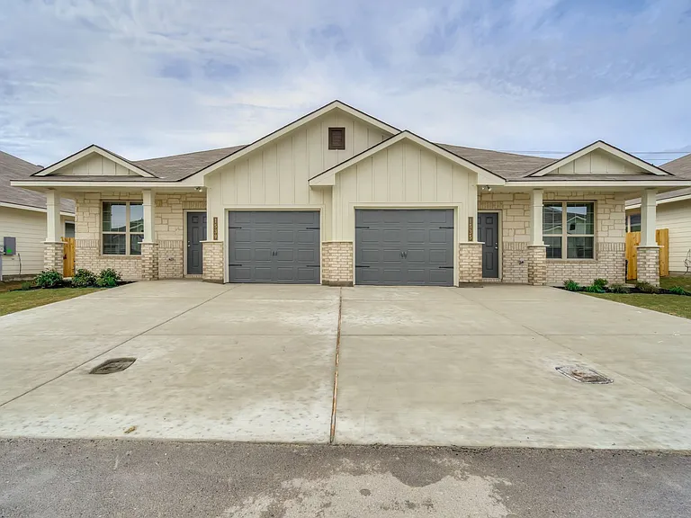 1571 Case Rd — Photo 2