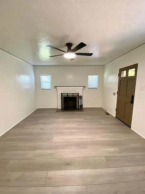 2 bed, 1.0 bath, $4,150 — Photo 3