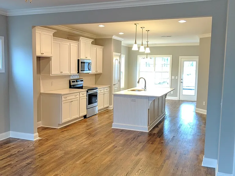 391B Brewer Dr — Photo 3