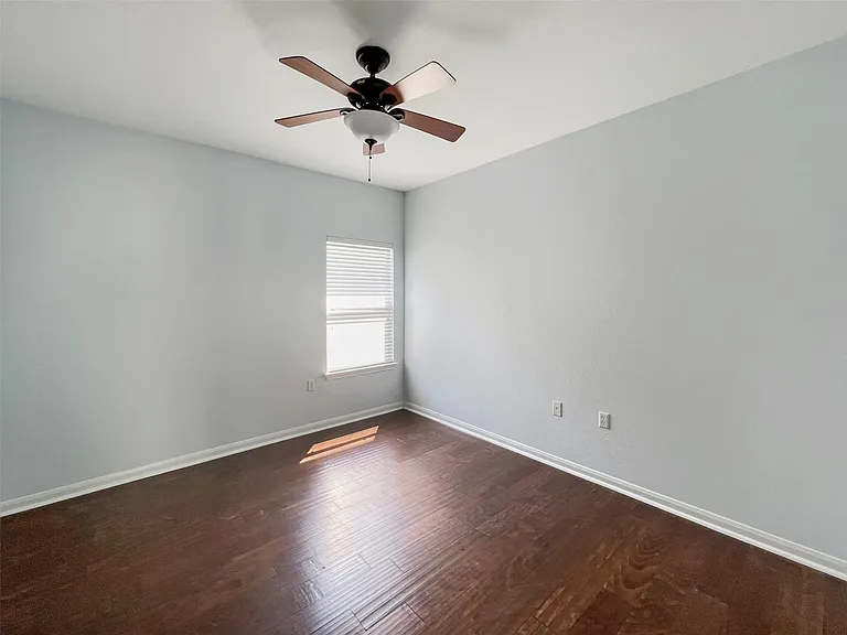 3917 Bronco Bend Loop — Photo 32