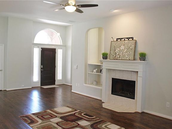 4th image of 18637 Tall Oak Dr
