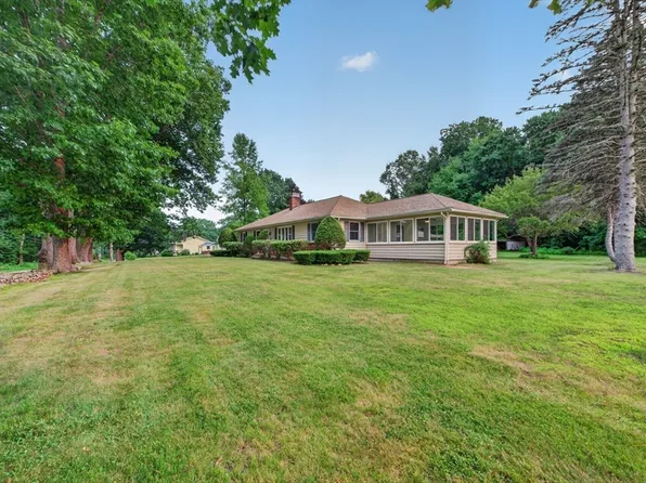 240 W Main St, West Brookfield, MA 01585