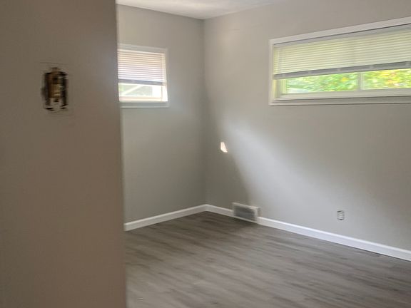 2nd image of 10123.5 Tamworth Dr