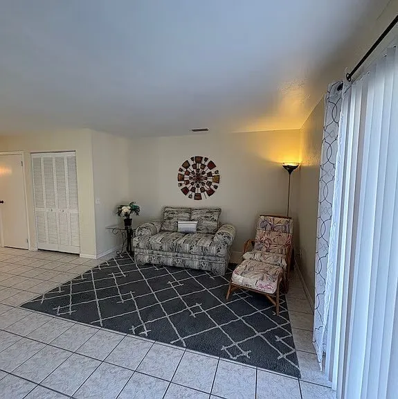 1005 SW 48th Ter #8 — Photo 8