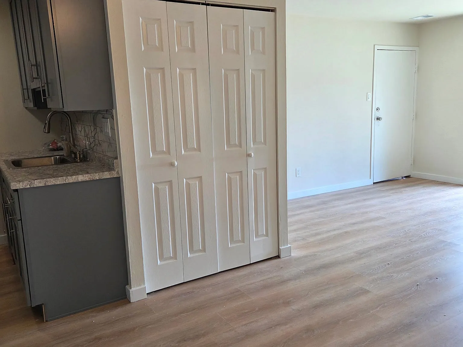 2 bed, 1100 sqft, $1,650 — Photo 2