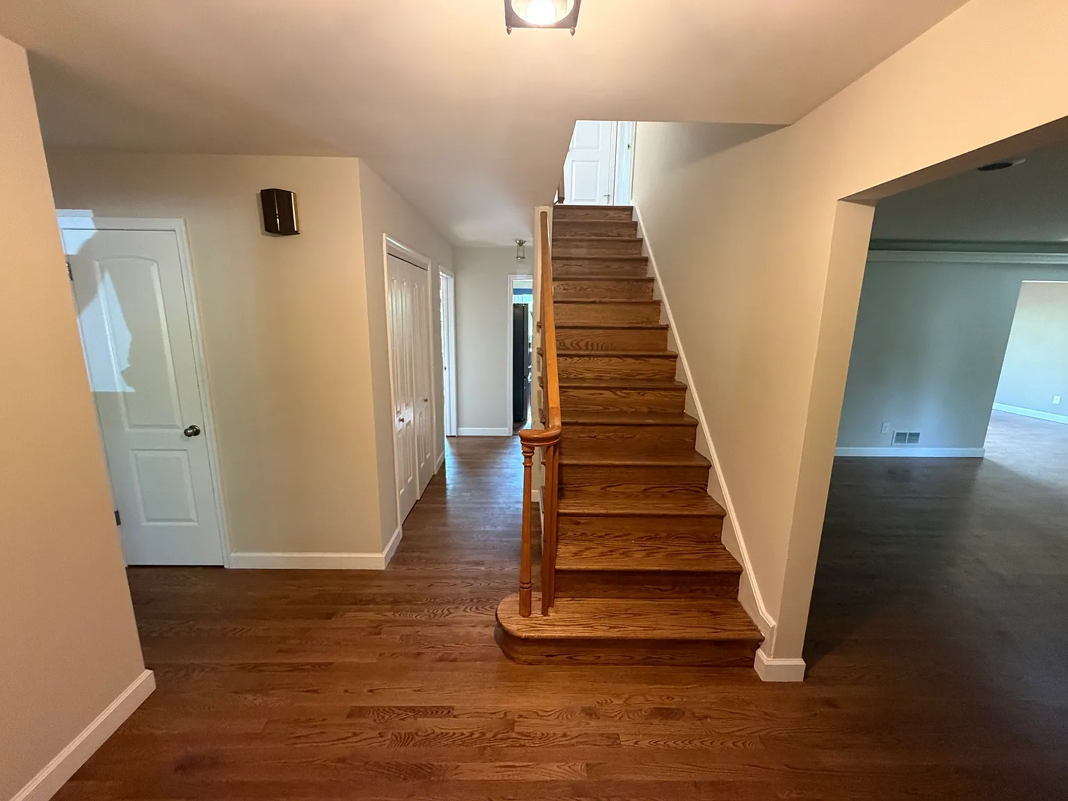 5 bed, 1534 sqft, $4,600 — Photo 2