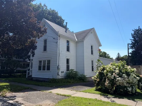 55 Pleasant St, Norwich, NY 13815