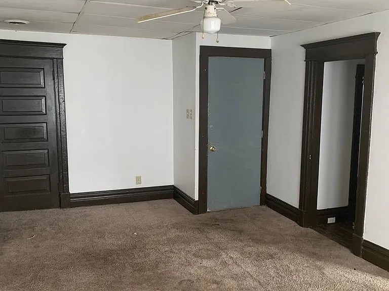 302 Clay St — Photo 5