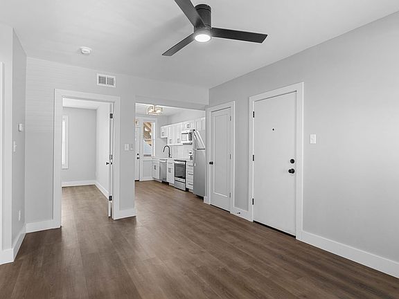 3rd image of 6008 Marmaduke Ave #2N
