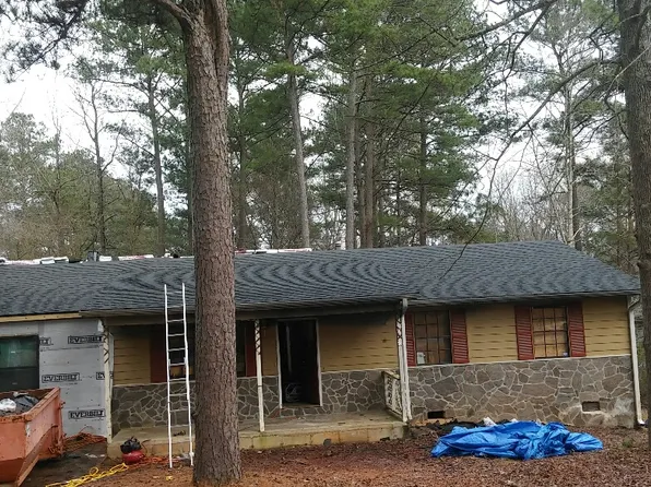 3825 Creekview Cir, Atlanta, GA 30349