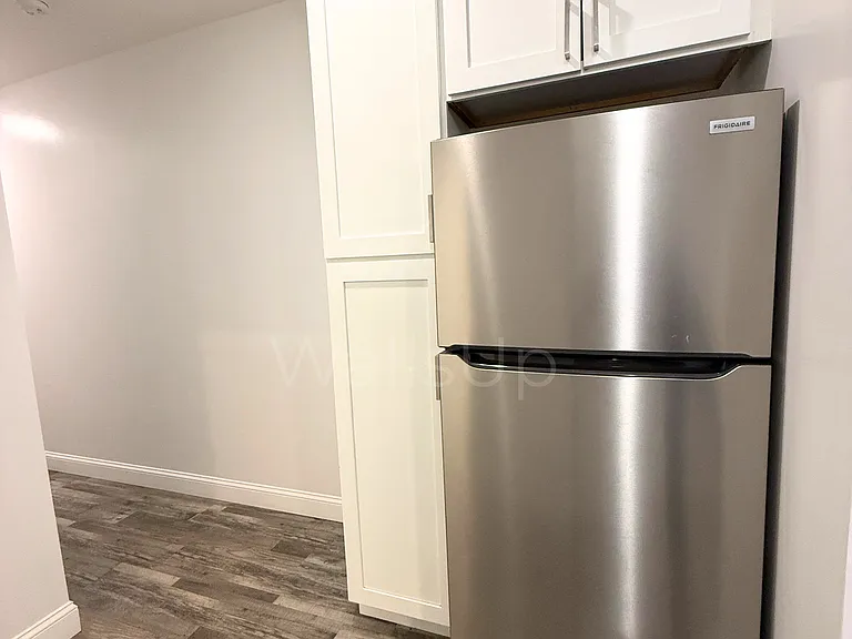 198 Homestead Ave #1 — Photo 6
