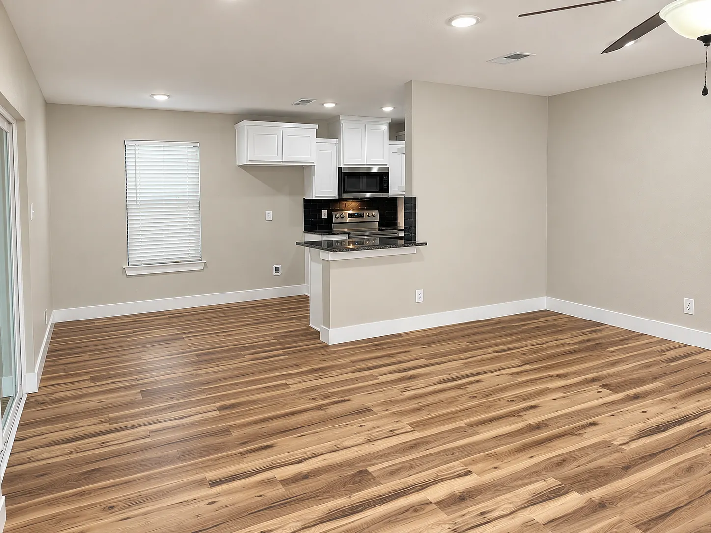 3 bed, 1310 sqft, $1,745 — Photo 4