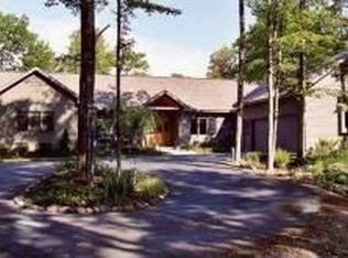 10514 Lakeshore Rd, Williamsburg, MI 49690