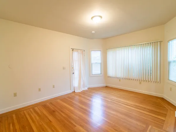 845 Warfield Ave, Oakland, CA 94610