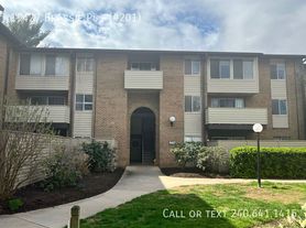 19427 Brassie Pl, Gaithersburg, MD