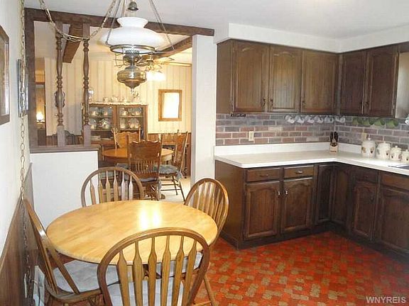 3rd image of 2982 Walck Dr