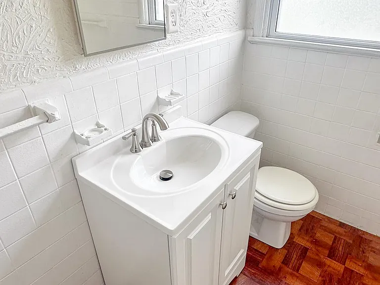 5142 Brooklyn Ave — Photo 24