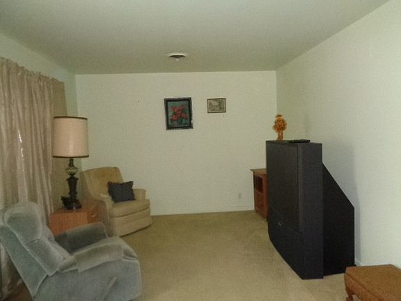 5th image of 822 E Hopkins St