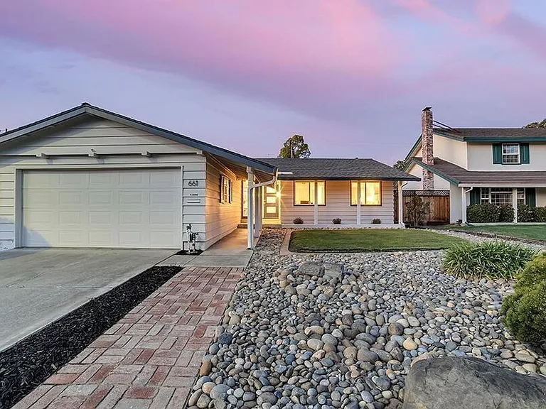 661 W Remington Dr — Photo 20