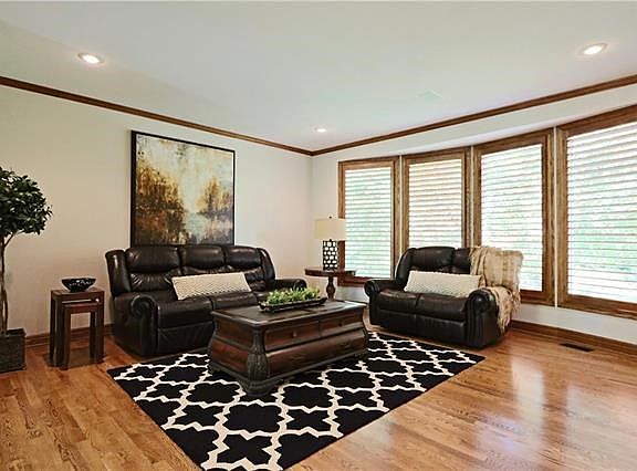 5th image of 3413 W 154th St