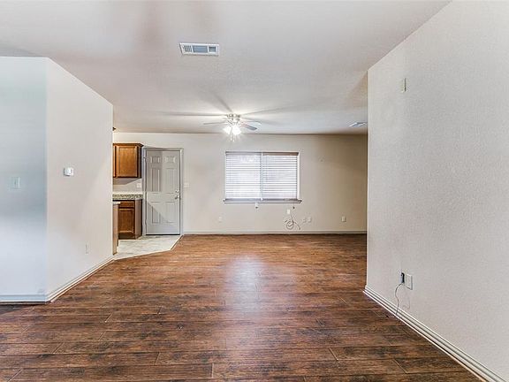 5th image of 1219 Springwood Dr