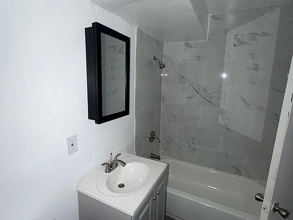 5th image of 402 Stuyvesant Ave APT 5