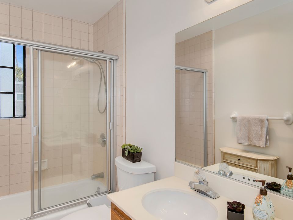 2714 Carnegie Ln #B, Redondo Beach, CA 90278 | Zillow