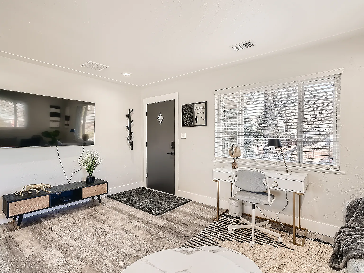 1 bed, 800 sqft, $3,000 — Photo 3