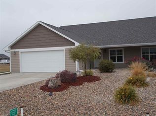 208 Violet Dr, Yankton, SD 57078