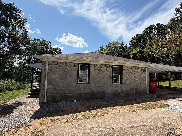 709 Hope St — Photo 2