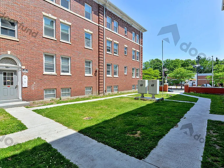 1004 Main St #3 — Photo 14