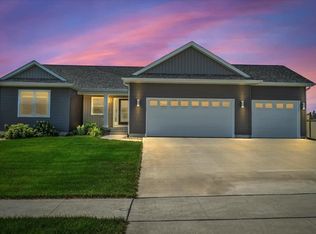 1835 Waxwing Way, Waterloo, IA 50701