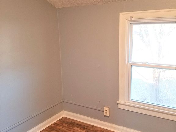 5th image of 1020 S Pleasant St APT C