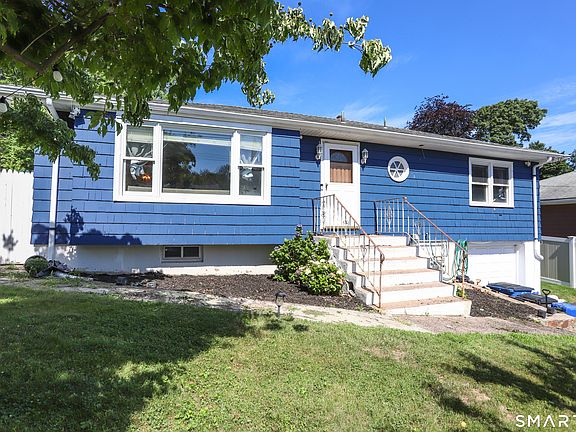 3rd image of 304 Summit Street