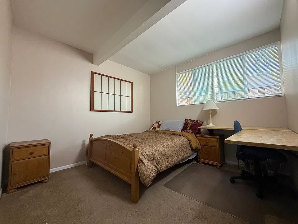 898 Hyde Ave #1
