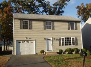44 Bissell St, Springfield, MA 01119