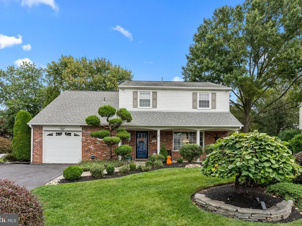 99 Grant Dr, Holland, PA 18966