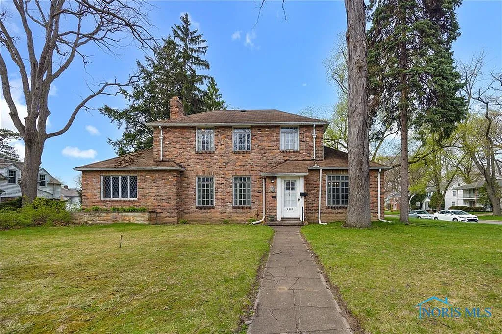 2404 Kenwood Blvd photo 1