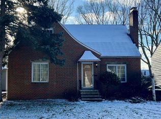 1042 Allston Rd, Cleveland Heights, OH 44121