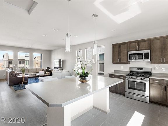 4th image of 8055 Carpenter Creek Ave