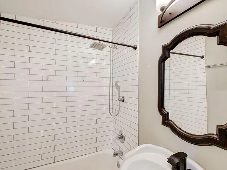 592 Martin St SE — Photo 14