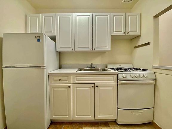 2nd image of 415 E 90th St #1H