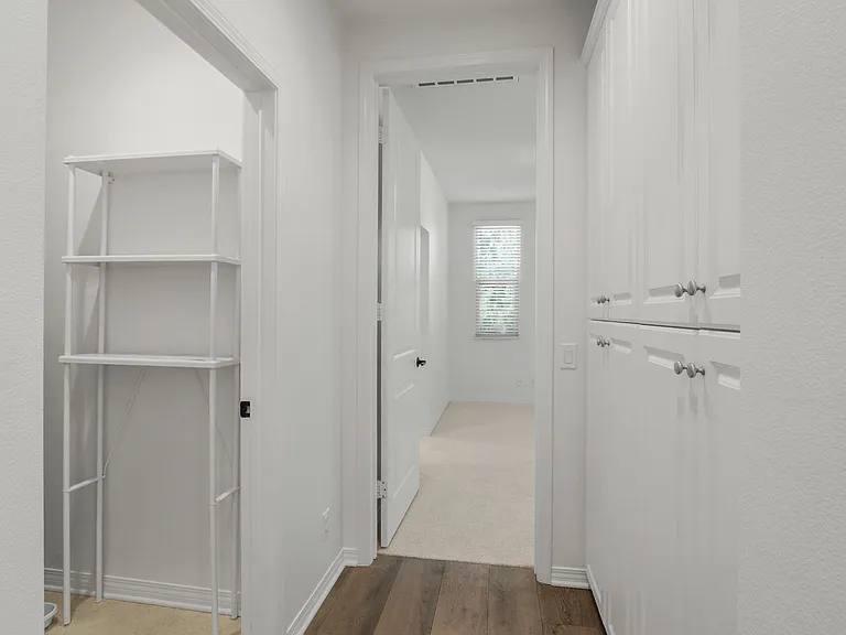 82 Parkwood — Photo 15