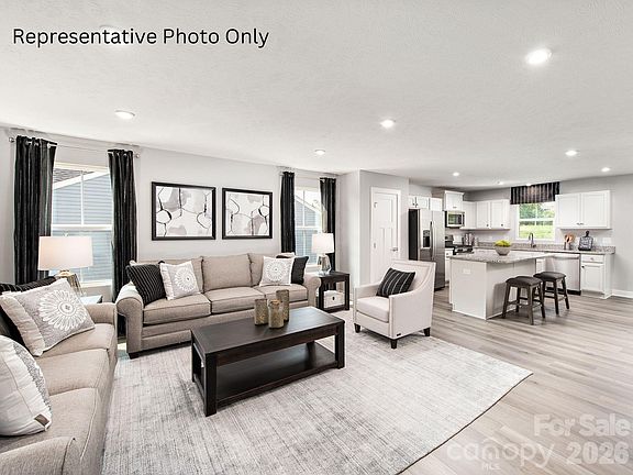 4th image of 996 Pemberley St