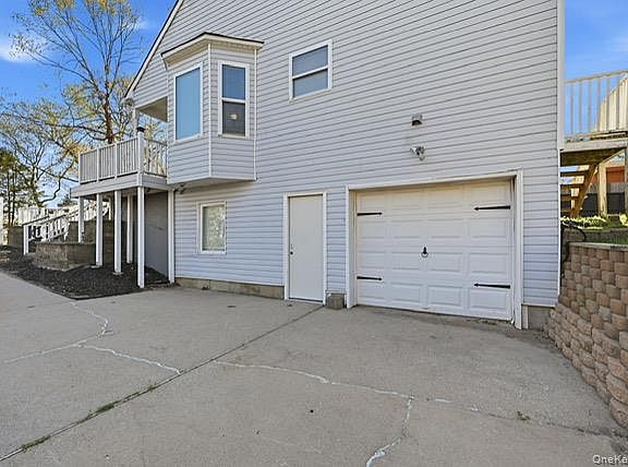 2nd image of 31 Sayville Road