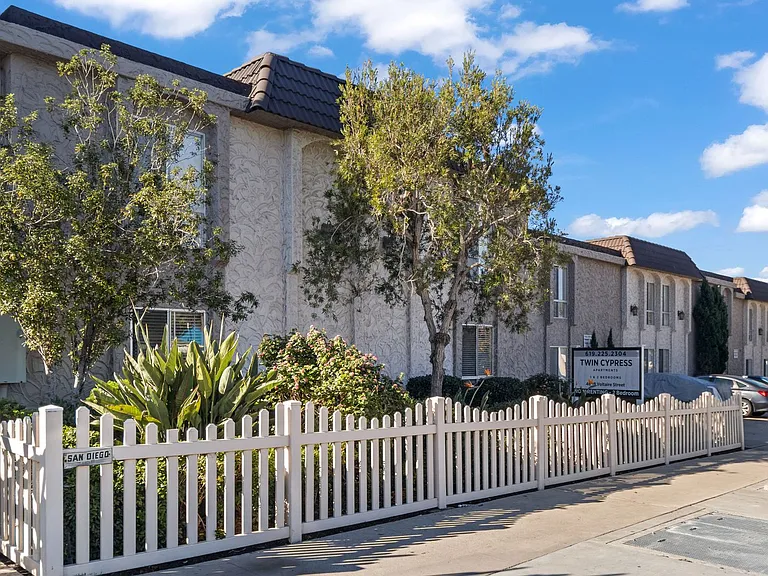 Twin Cypress Apartments — Photo 1