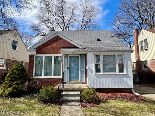 2220 Syracuse Ct, Dearborn, MI 48124