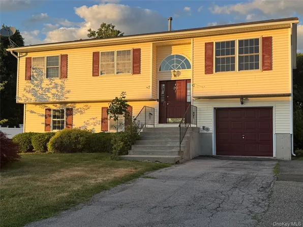 20 Tammy Drive, Middletown, NY 10941