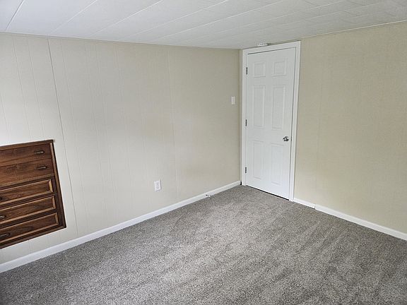 5th image of 17 N Summit St #4