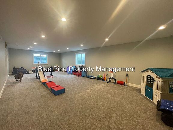 5th image of 745 Twilight Dr